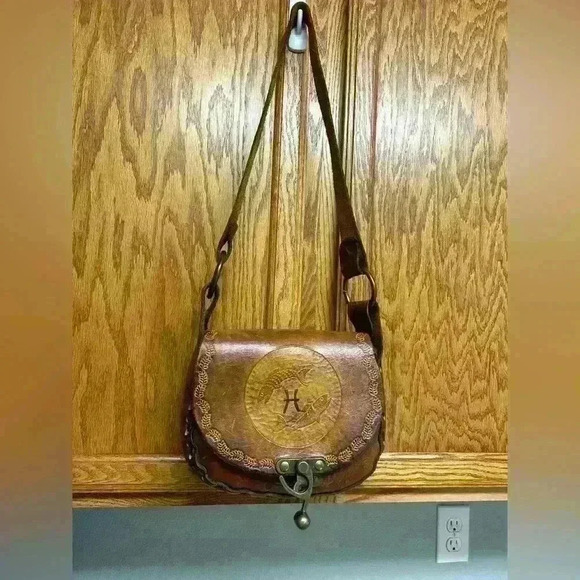 Western Leather latch closure purse with design - Picture 4 of 8